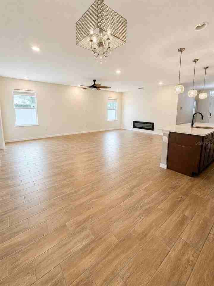 433 Sardinia Cir - Photo 4 of 10