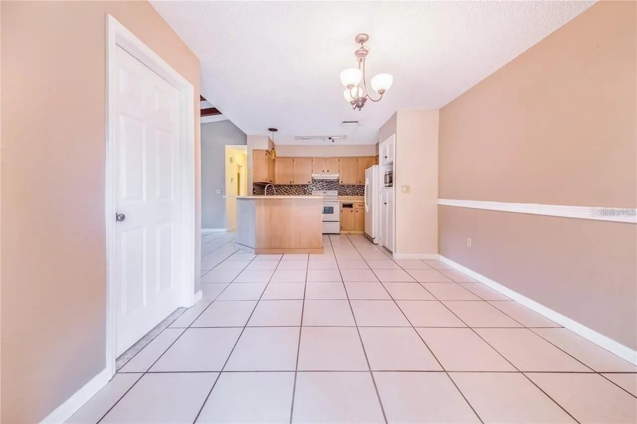 733 Mikasuki Dr - Photo 5 of 18