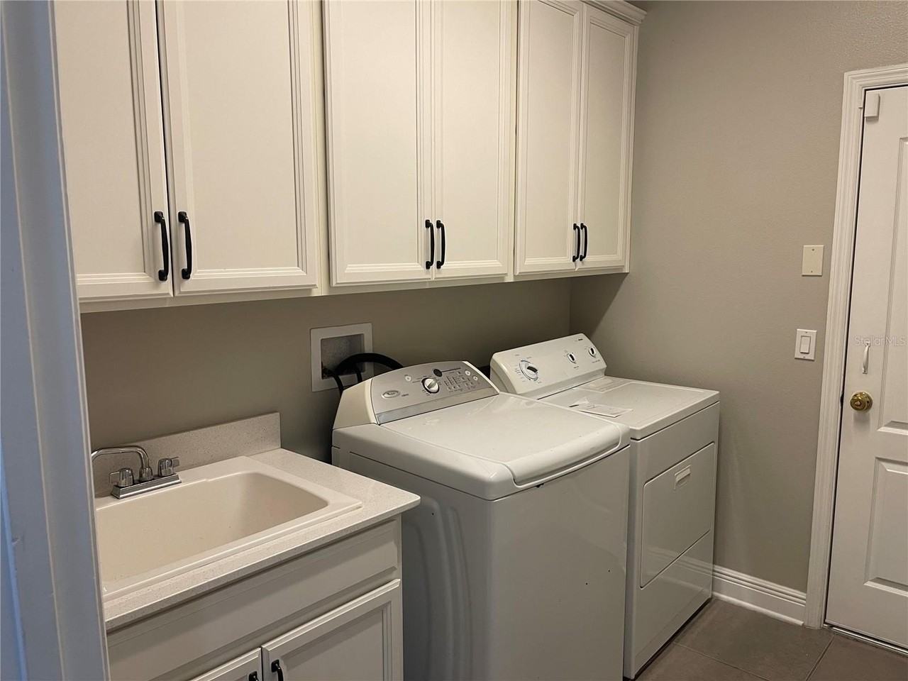 3560 Pixie Ln - Photo 5 of 50