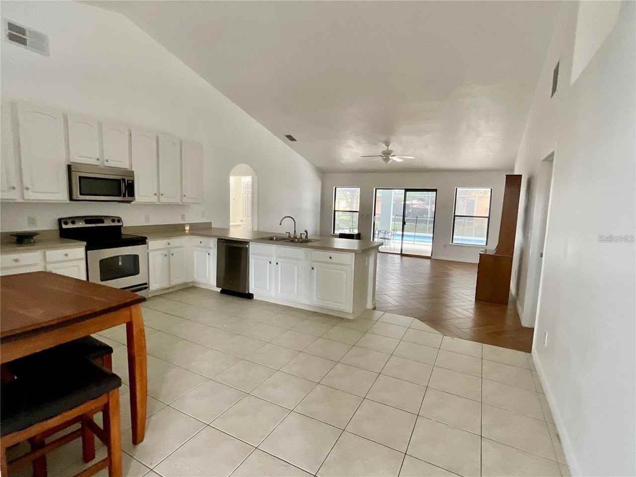 511 Coventry Rd - Photo 4 of 18