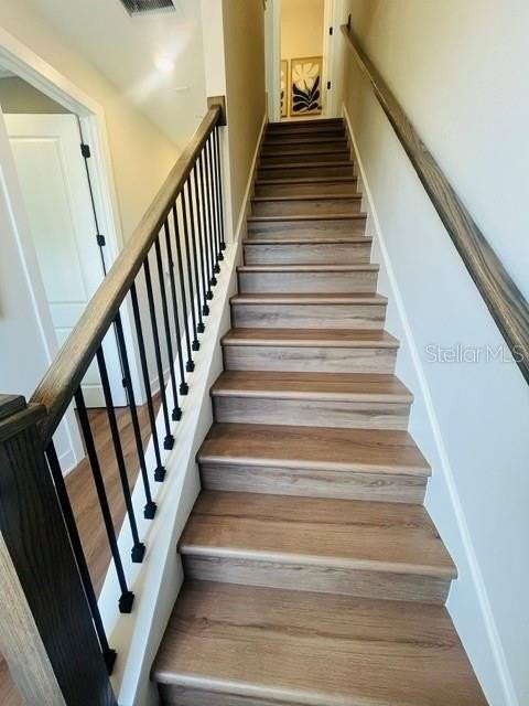 15501 Hamlin Park Dr - Photo 3 of 38