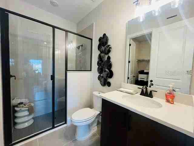 15501 Hamlin Park Dr - Photo 4 of 38