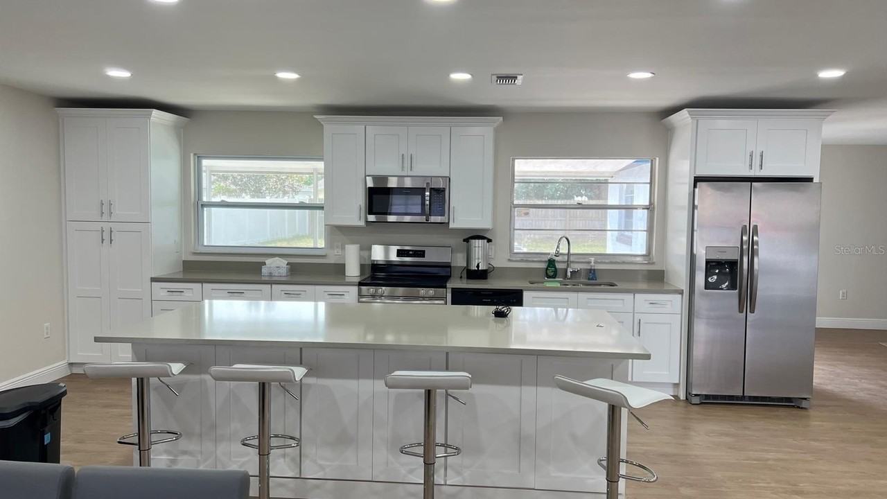 8242 Sandberry Blvd - Photo 2 of 11