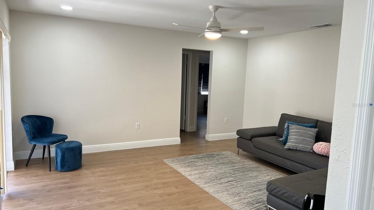 8242 Sandberry Blvd - Photo 6 of 11
