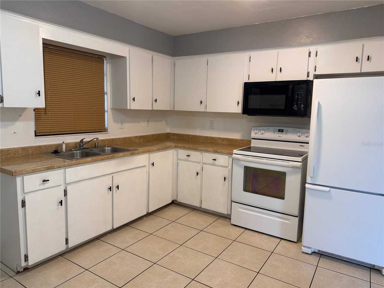 2802 7th St - Photo 4 of 25