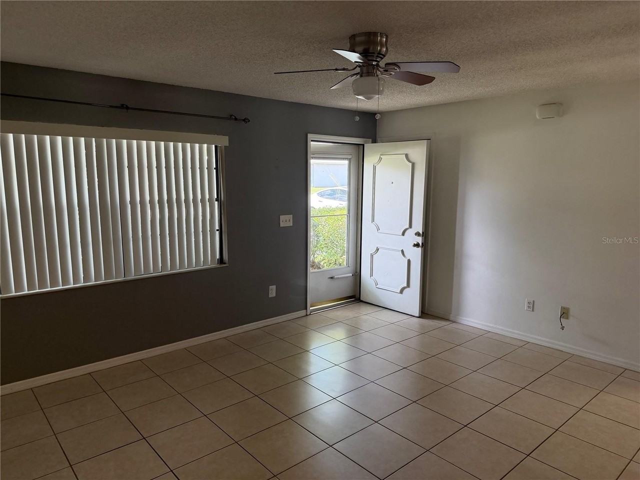 2802 7th St - Photo 6 of 25