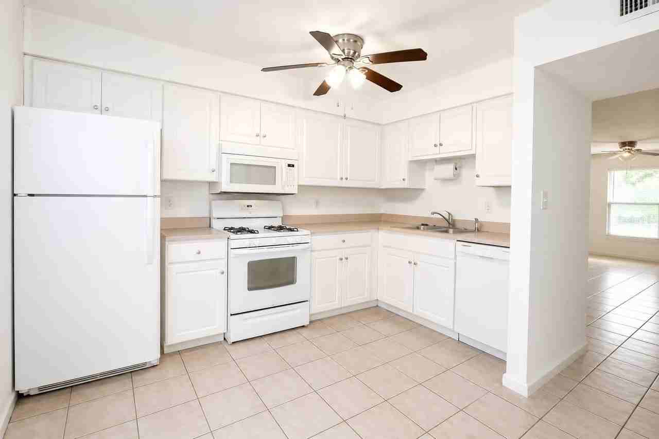 5850 Cypress Gardens Blvd #608 - Photo 4 of 16