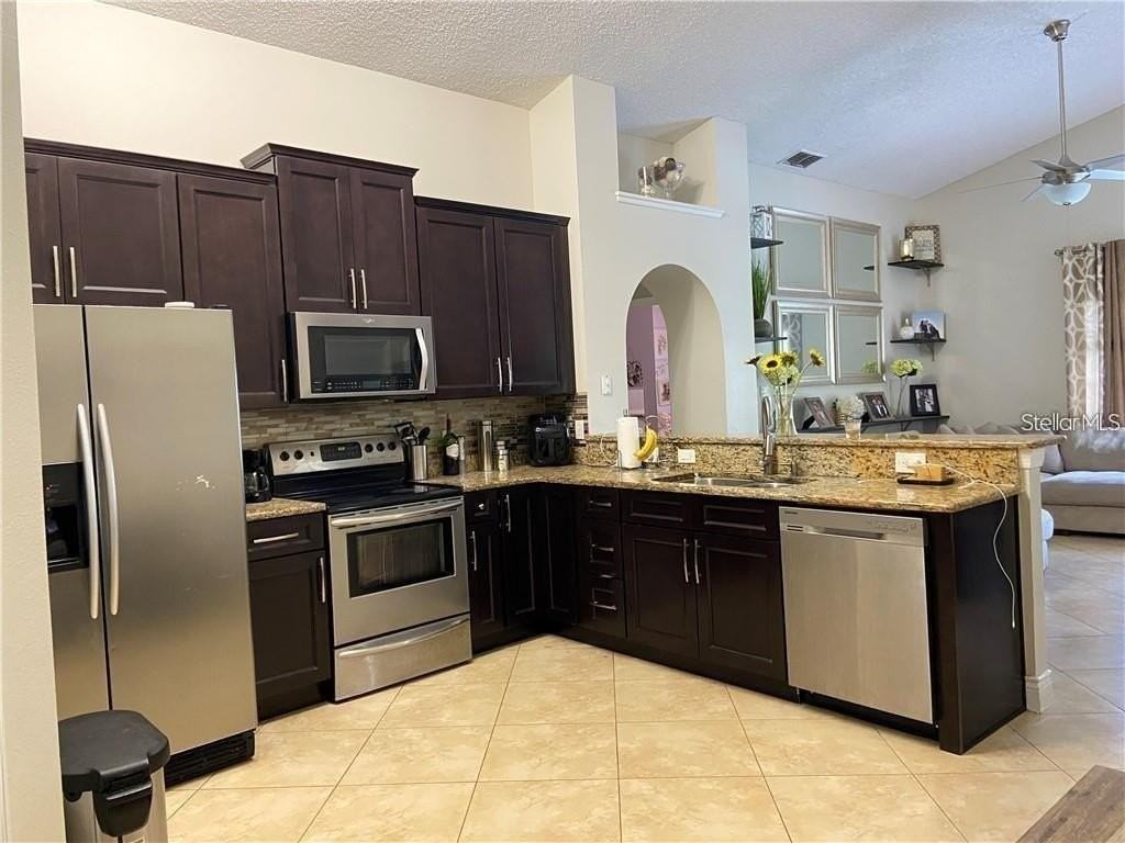 2476 Shelby Cir - Photo 5 of 20