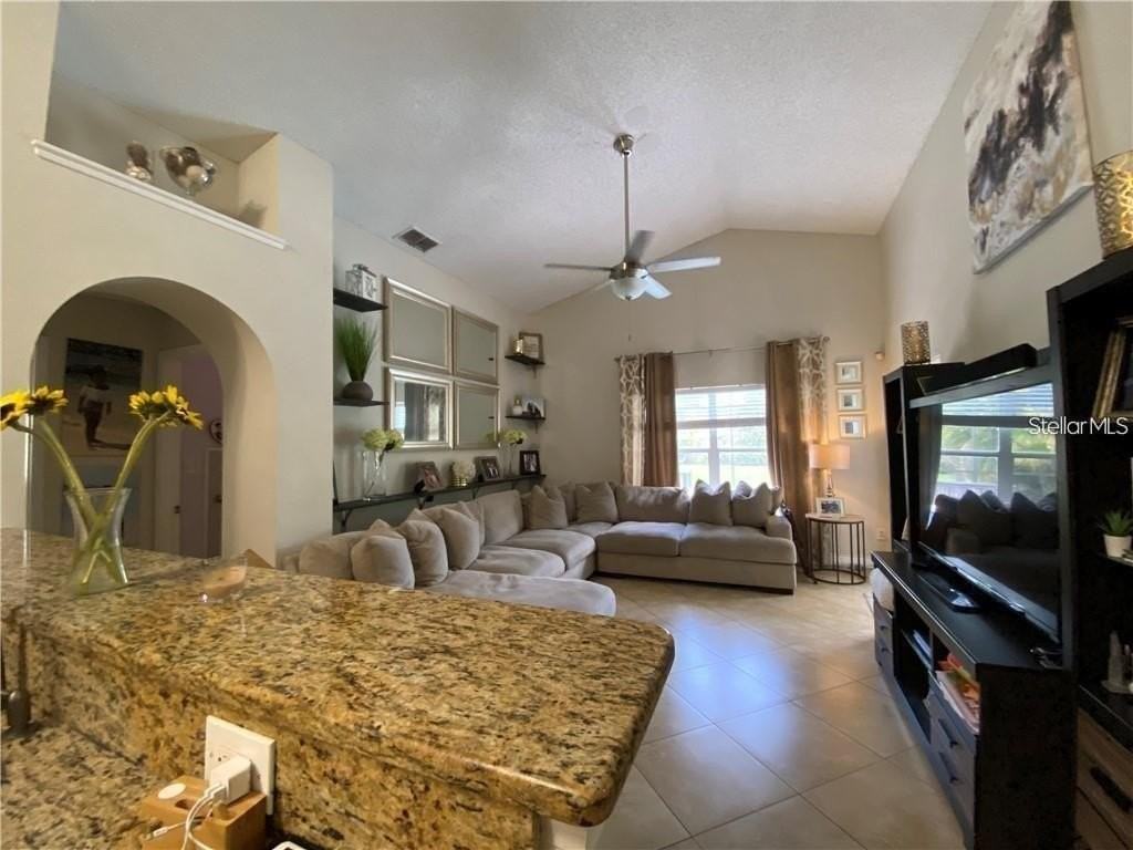 2476 Shelby Cir - Photo 6 of 20