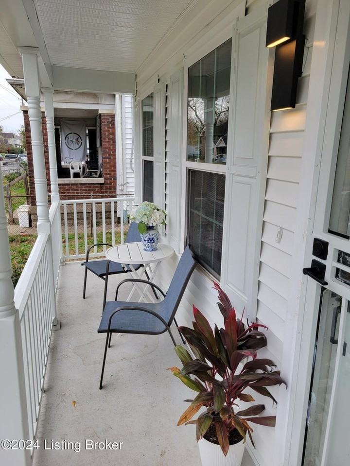 2129 Bolling Ave #1 - Photo 3 of 20