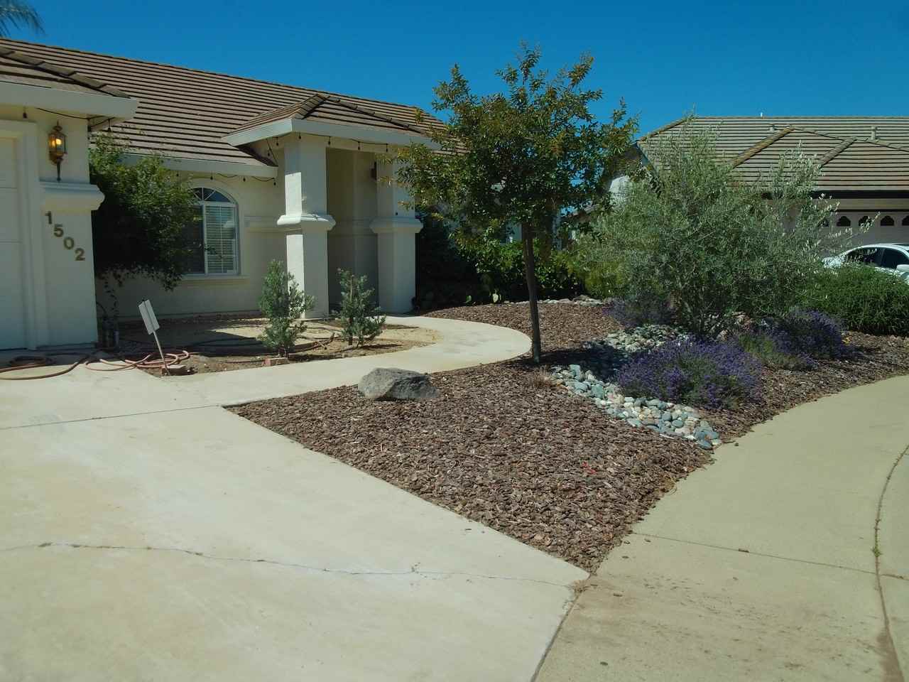 1502 Williamsburg Dr #1 - Photo 2 of 11