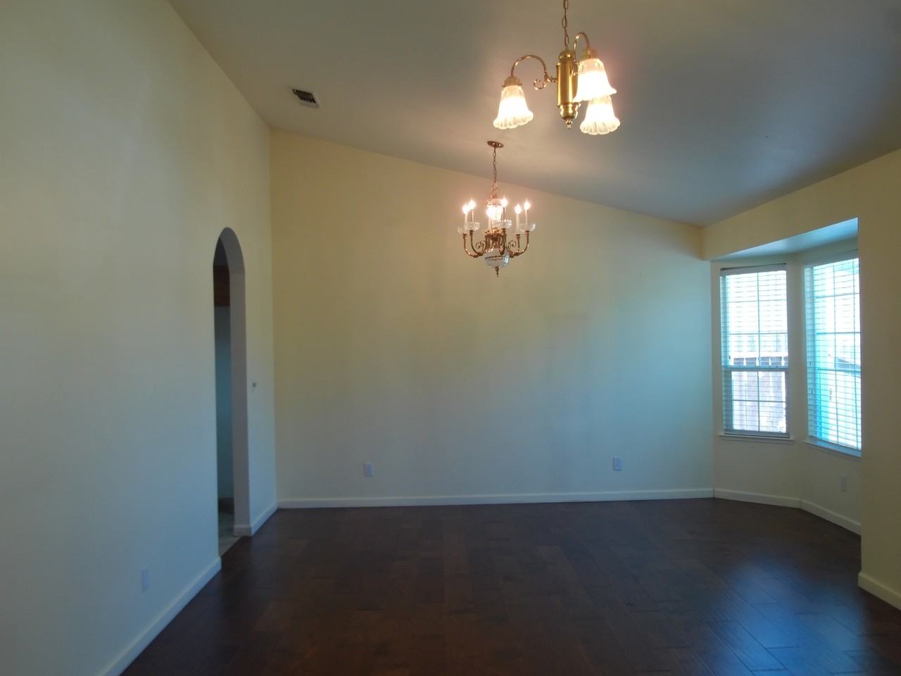 1502 Williamsburg Dr #1 - Photo 3 of 11
