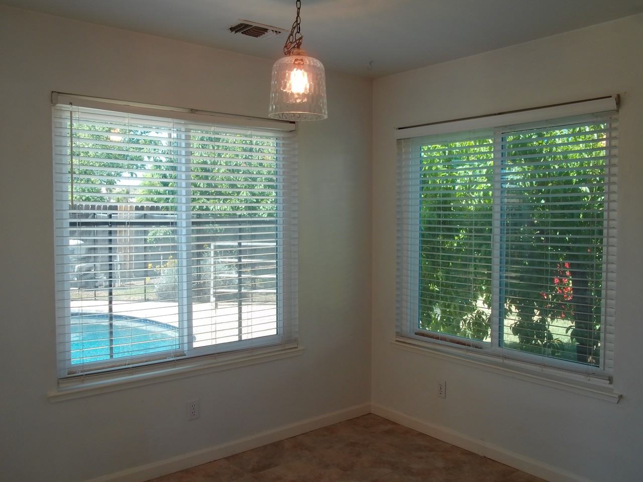 1502 Williamsburg Dr #1 - Photo 5 of 11