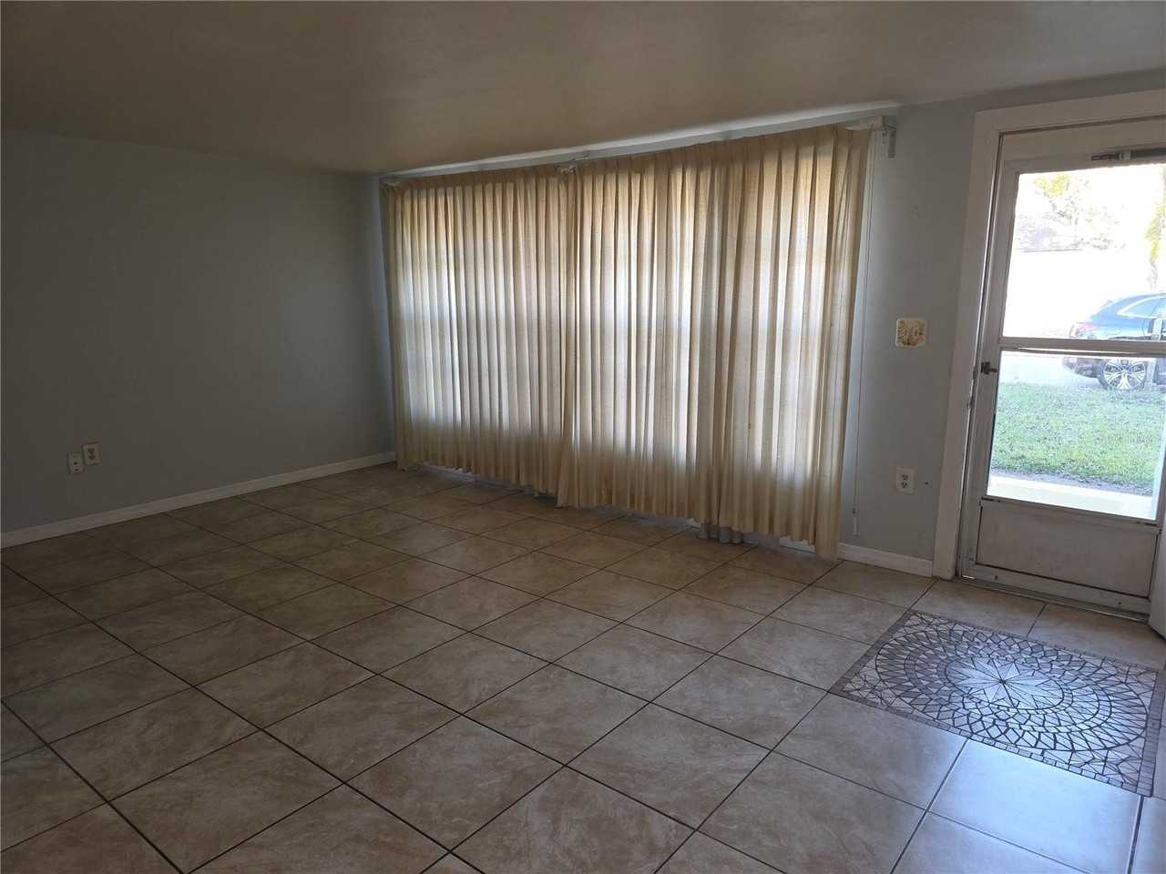 3431 Overland Dr - Photo 2 of 24
