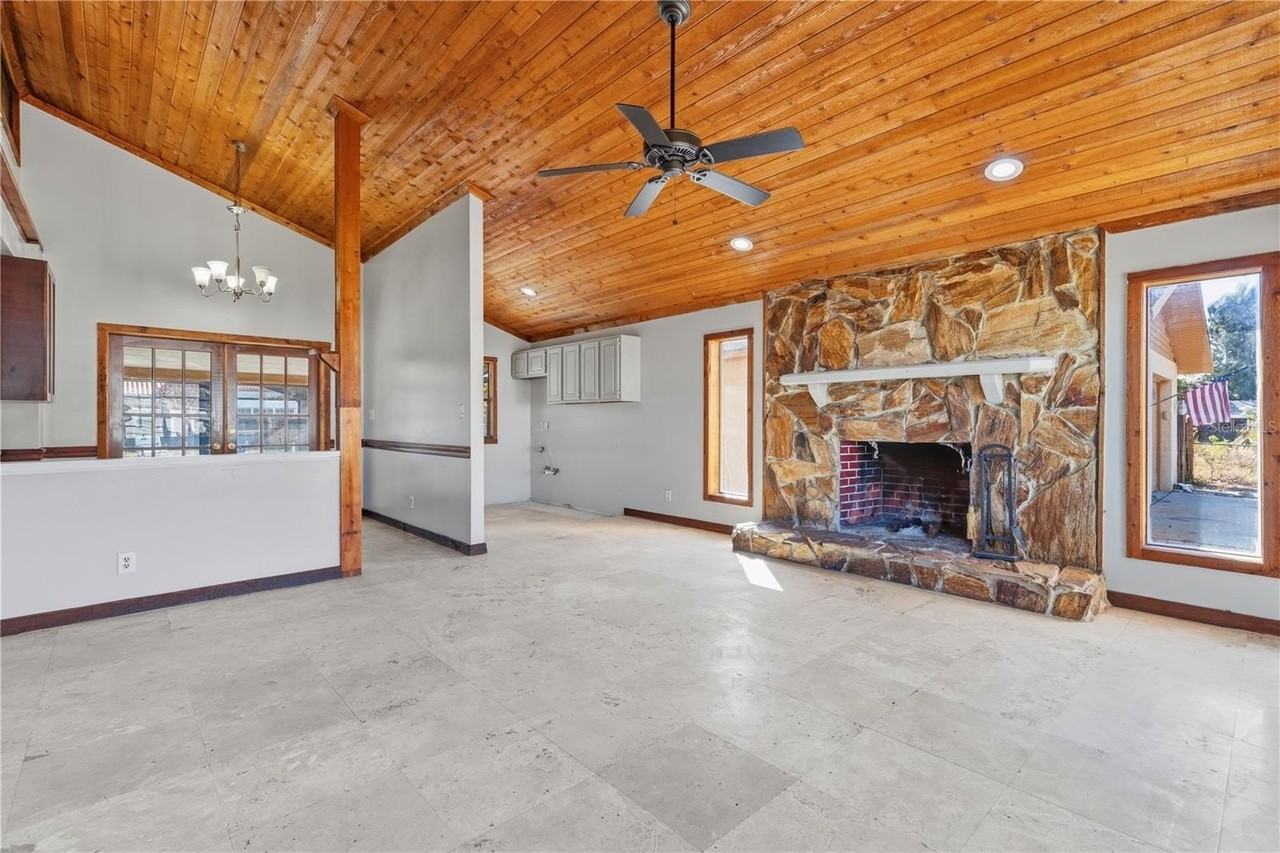 10301 Trail Ridge Ln - Photo 4 of 35