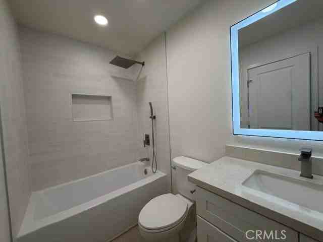 15662 Pacific St - Photo 6 of 8