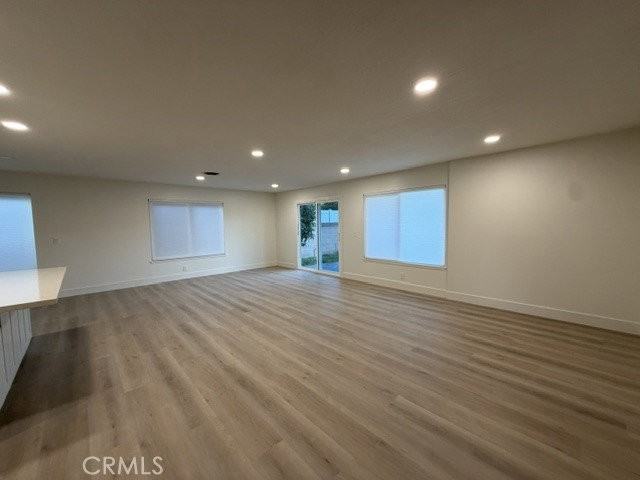 15662 Pacific St - Photo 7 of 8
