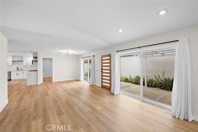 22951 Via Miramar - Photo 6 of 8