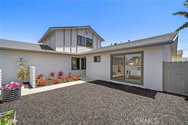 9404 El Blanco Ave - Photo 2 of 7