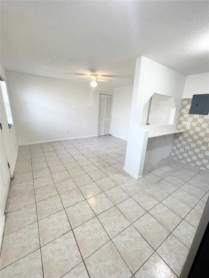 2916 N 16th St #2 - Photo 4 of 17