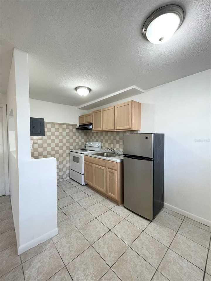 2916 N 16th St #2 - Photo 7 of 17