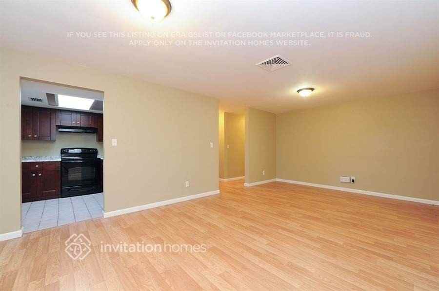 6164 35th Ave N - Photo 4 of 20