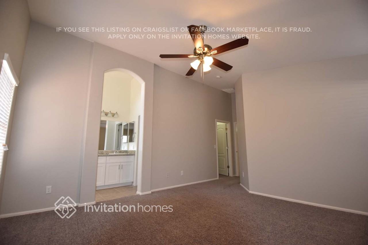 12439 W Rancho Dr - Photo 4 of 7