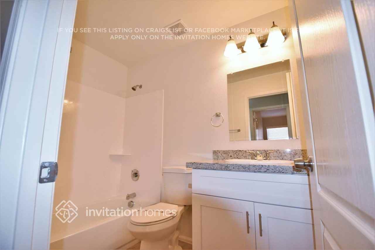 12439 W Rancho Dr - Photo 5 of 7