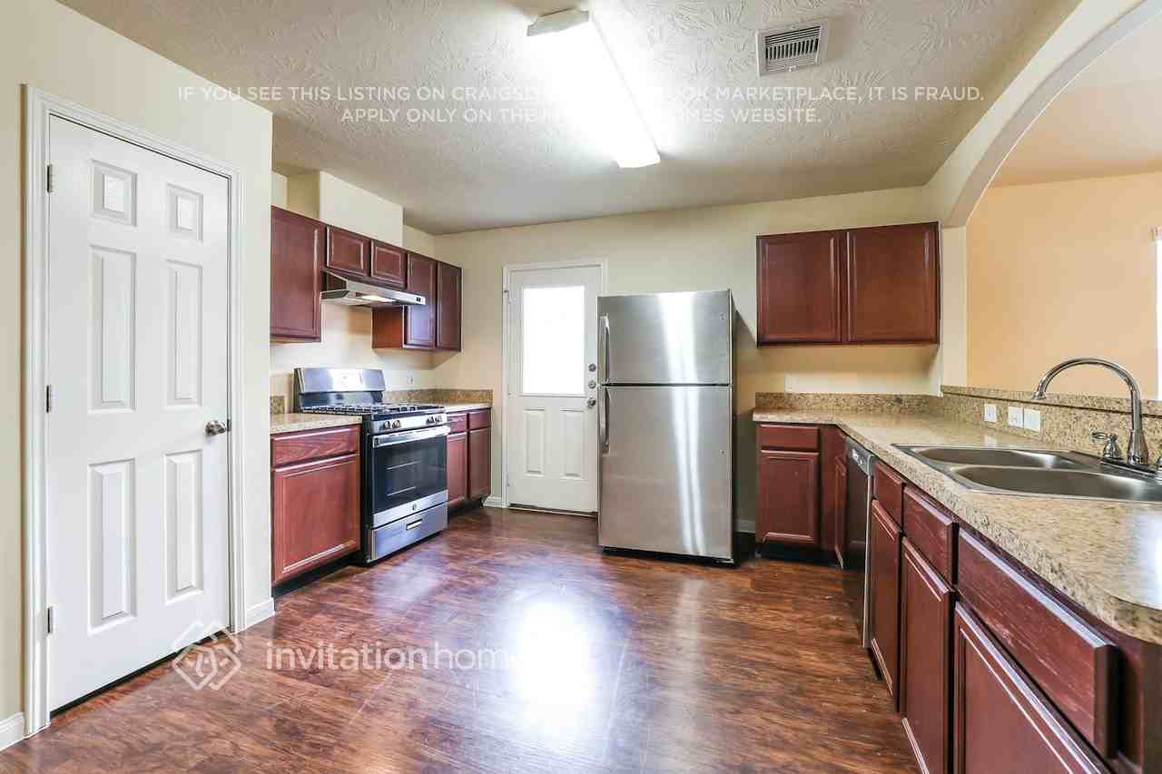 2642 Needles Throw Ln - Photo 7 of 17