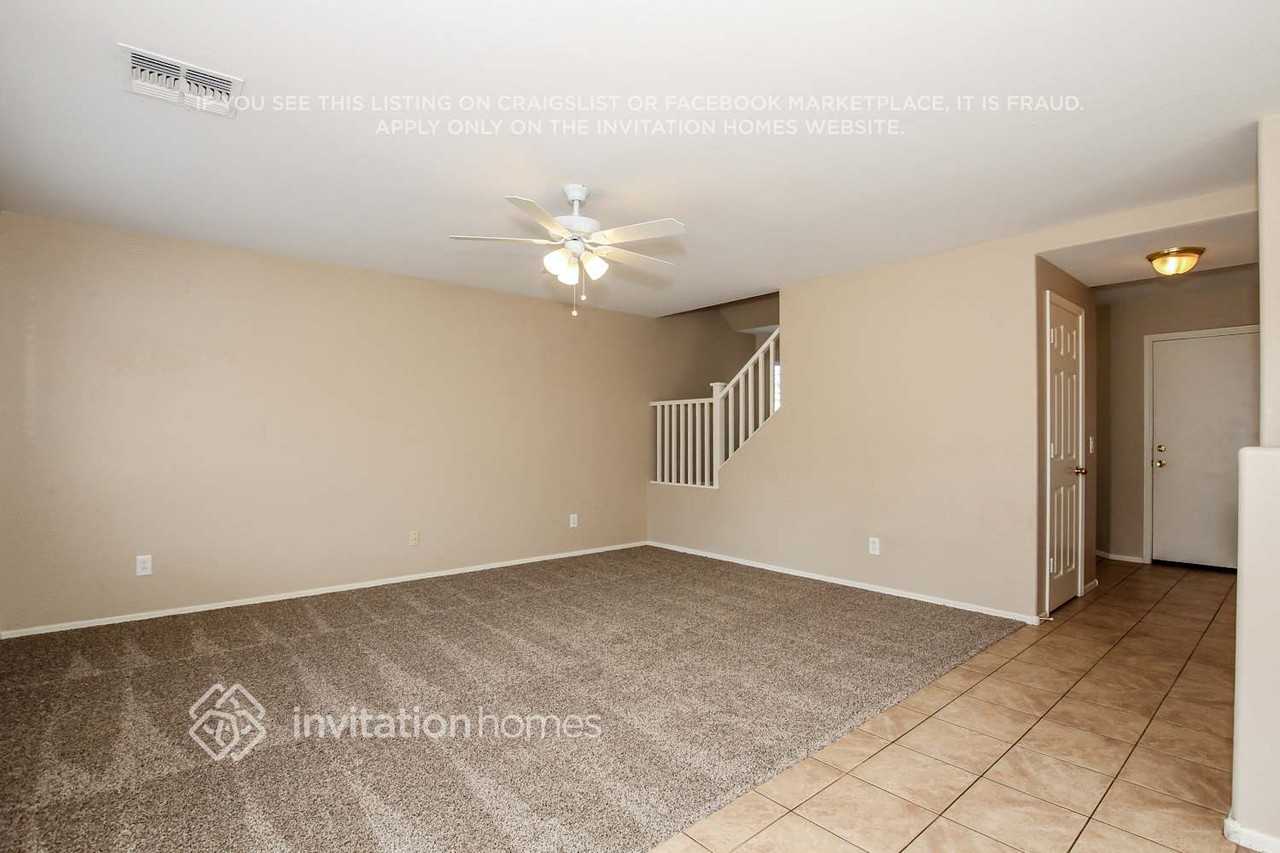 13032 W Mauna Loa Ln - Photo 3 of 20