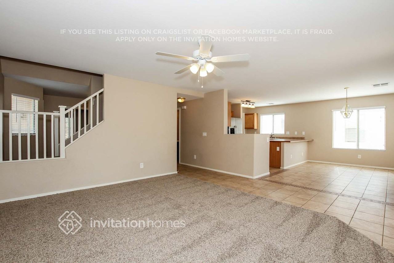 13032 W Mauna Loa Ln - Photo 4 of 20