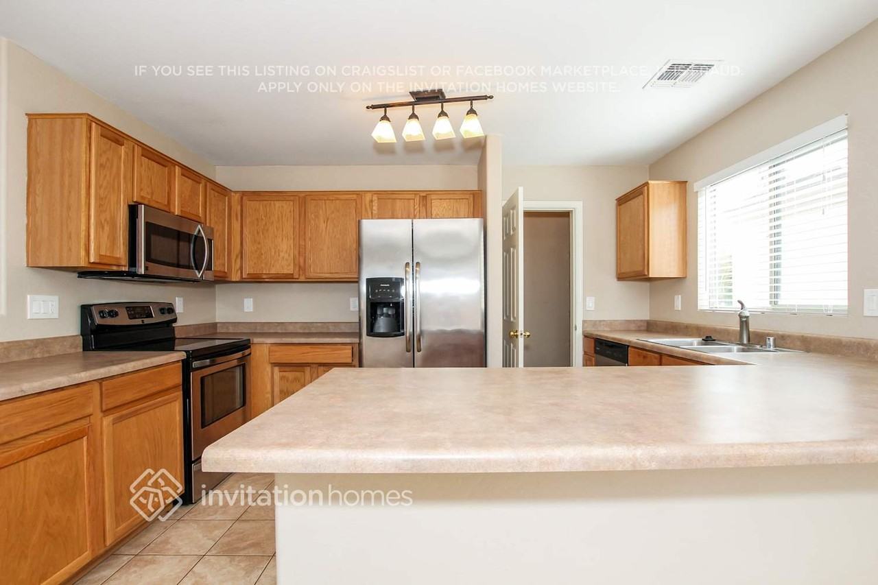 13032 W Mauna Loa Ln - Photo 5 of 20