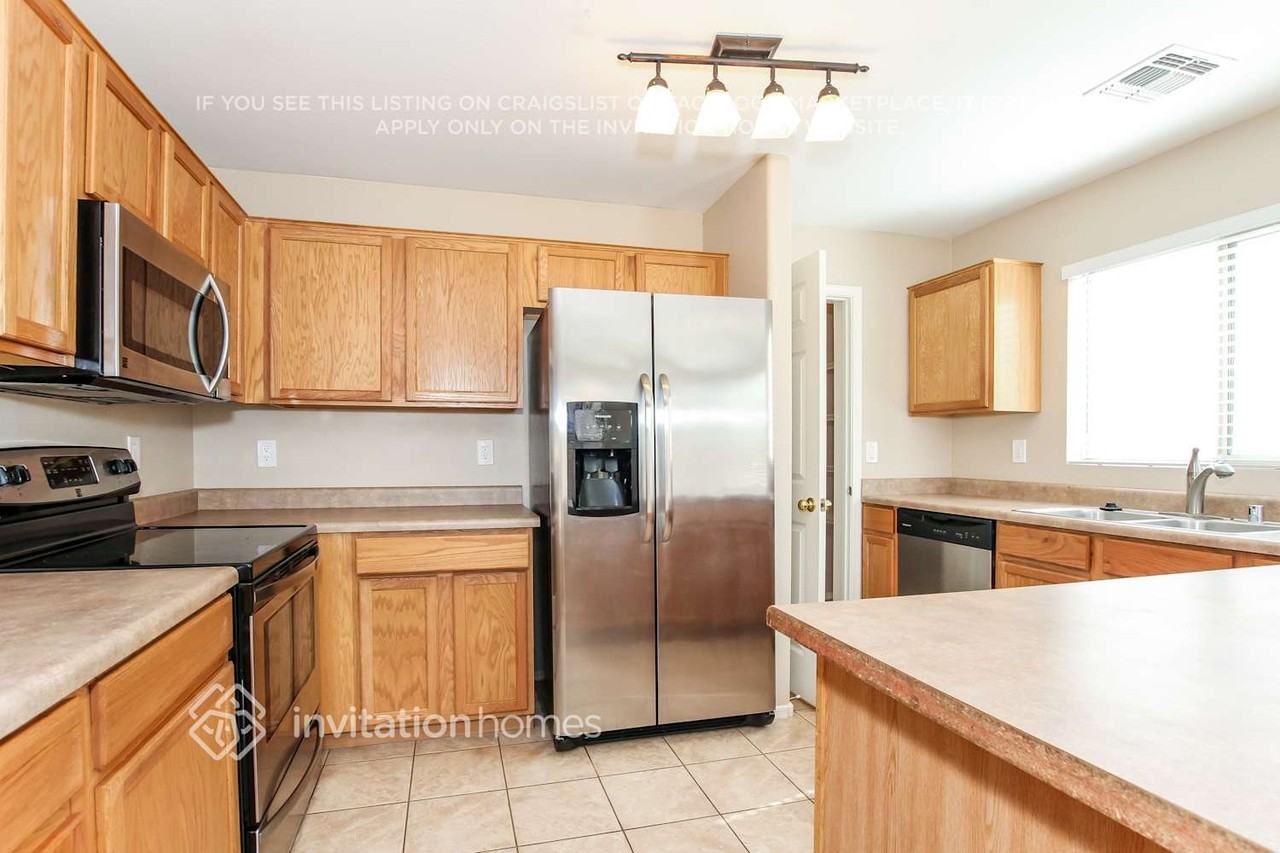 13032 W Mauna Loa Ln - Photo 6 of 20