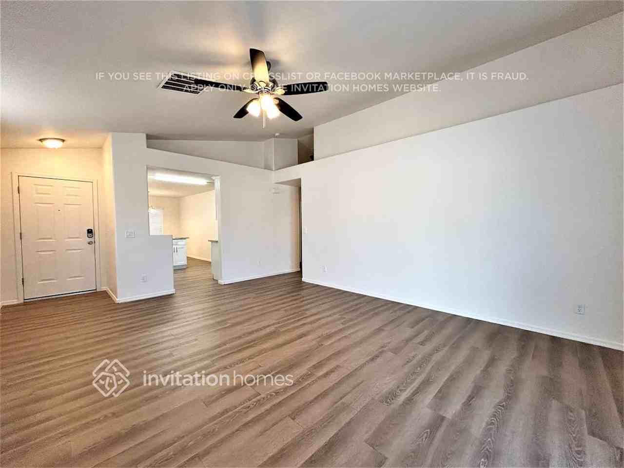 12014 W Holly St - Photo 2 of 17
