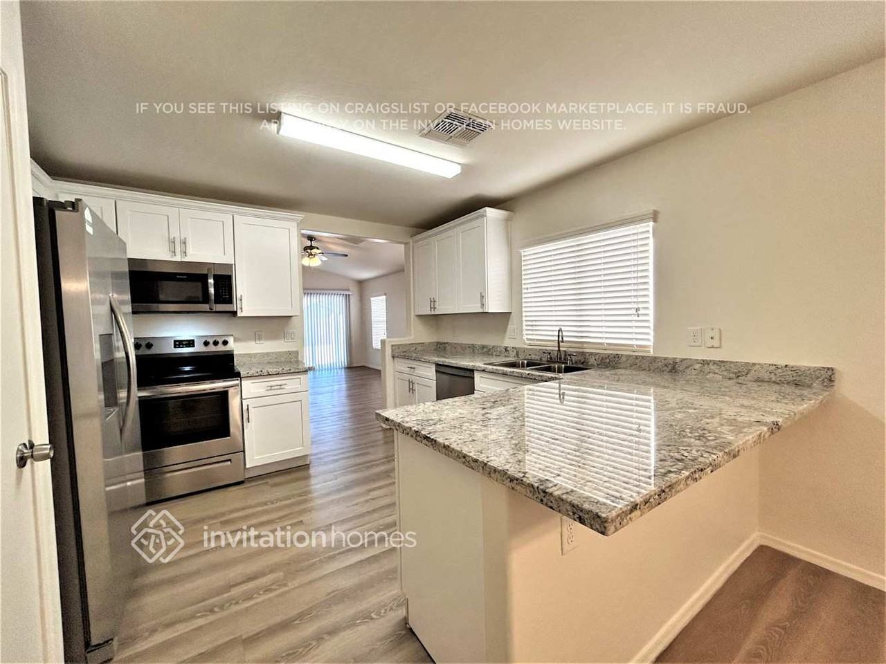 12014 W Holly St - Photo 4 of 17