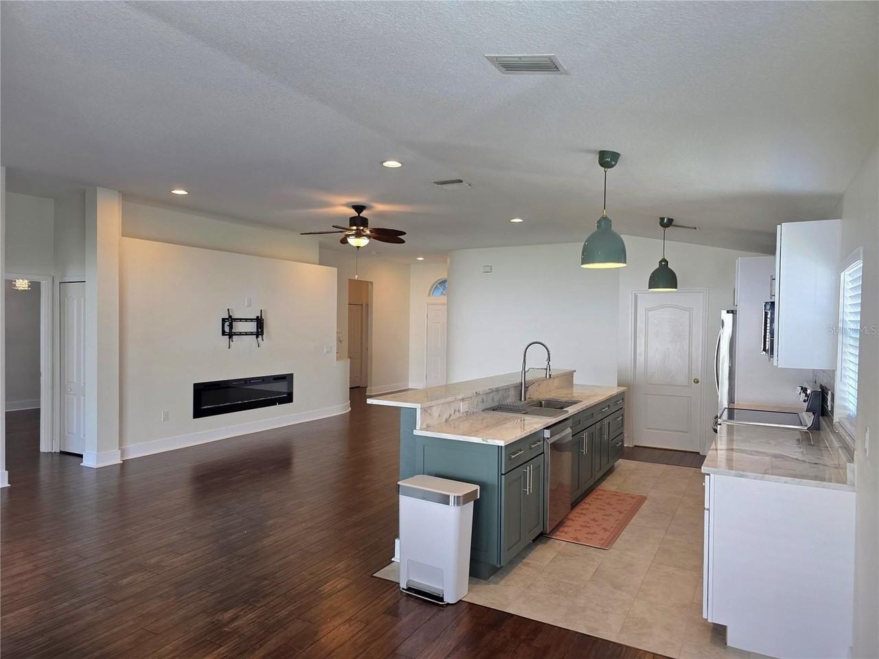 730 Straw Lake Dr - Photo 3 of 32