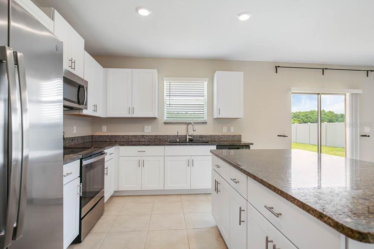 7322 King Creek Dr - Photo 6 of 33