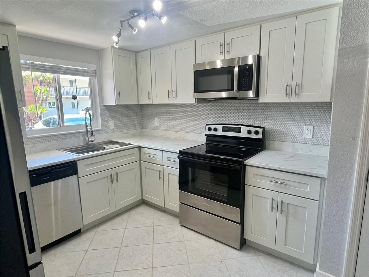 4550 Overlook Dr Ne #156 - Photo 2 of 29