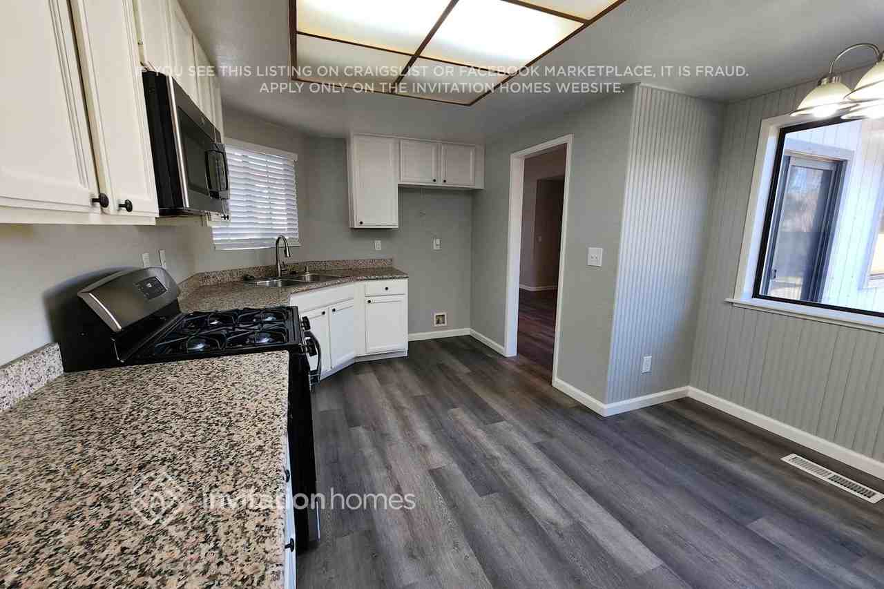 1401 Mandarin Ct - Photo 5 of 15