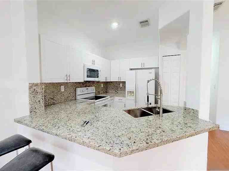7772 Nw 114th Path - Photo 3 of 8