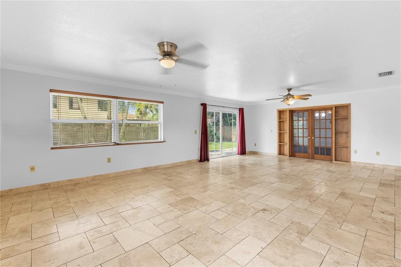 11610 Nw 43rd St - Photo 3 of 8