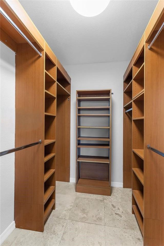 11610 Nw 43rd St - Photo 6 of 8