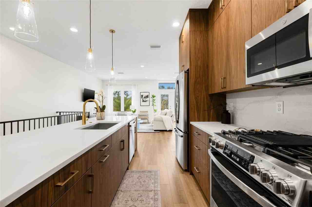 8627 5th St N - Photo 5 of 19