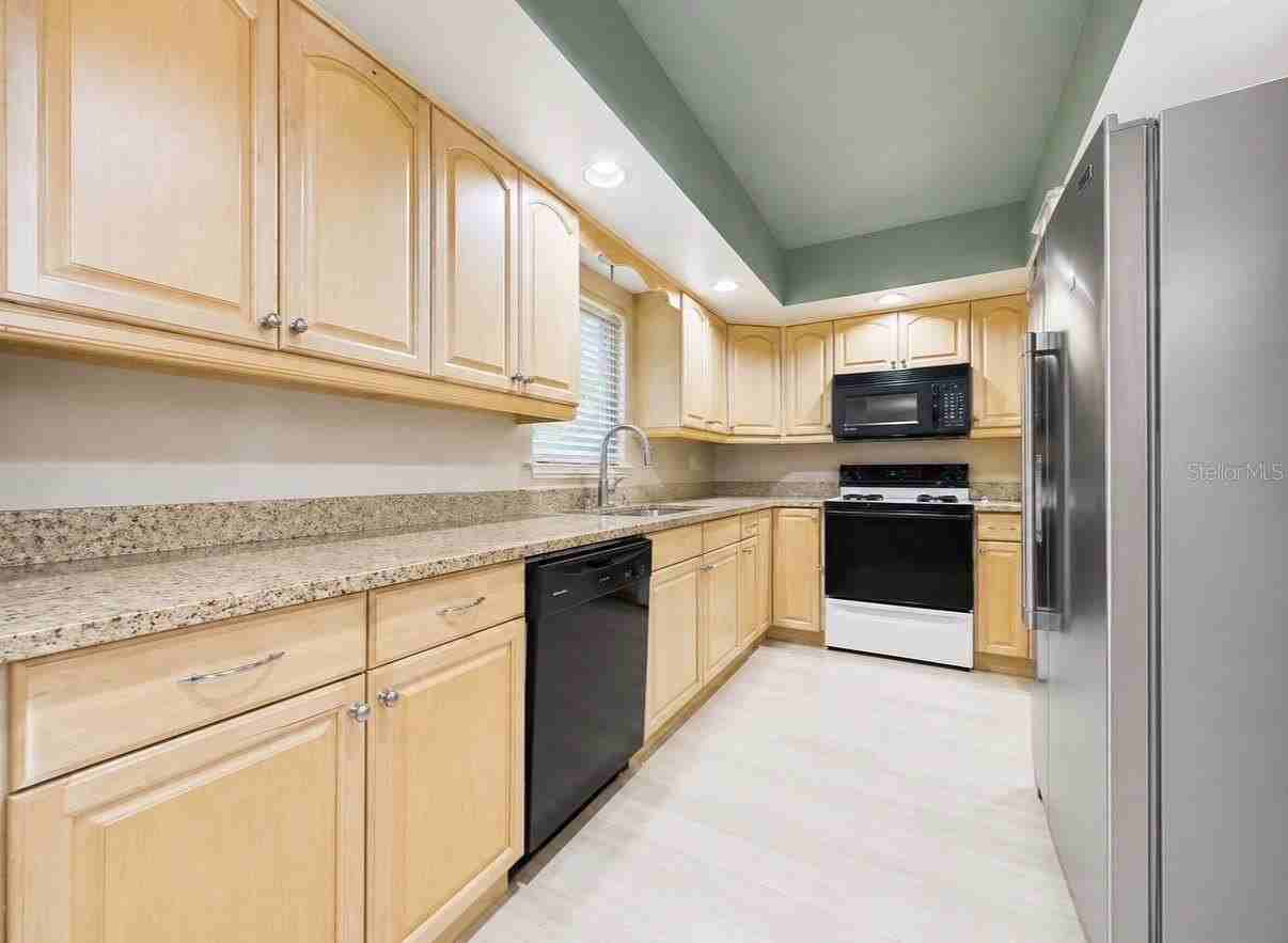 2450 Pelican Ct #202Q - Photo 7 of 29