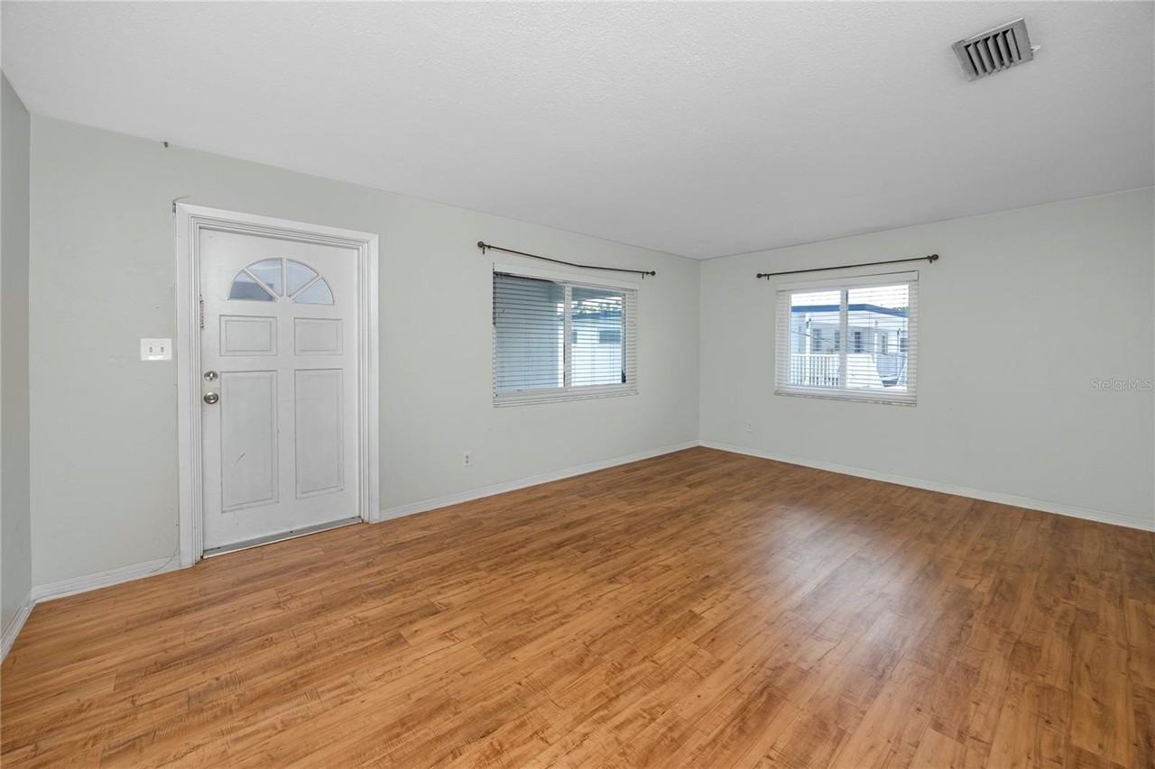 4340 37th St S #6 - Photo 4 of 38