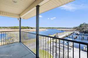 featured image of 3230 Cumberland Rd