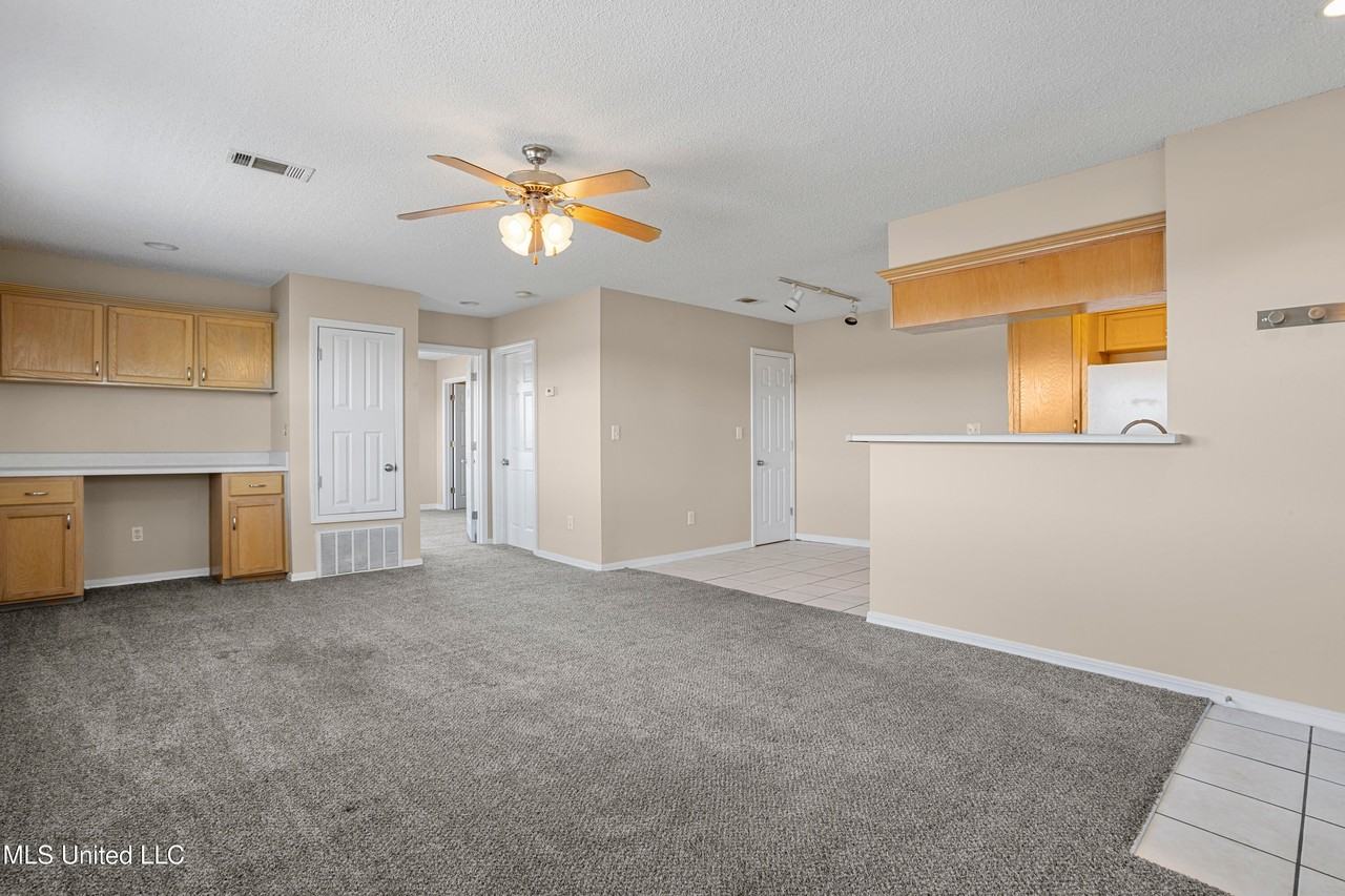 3230 Cumberland Rd - Photo 3 of 36
