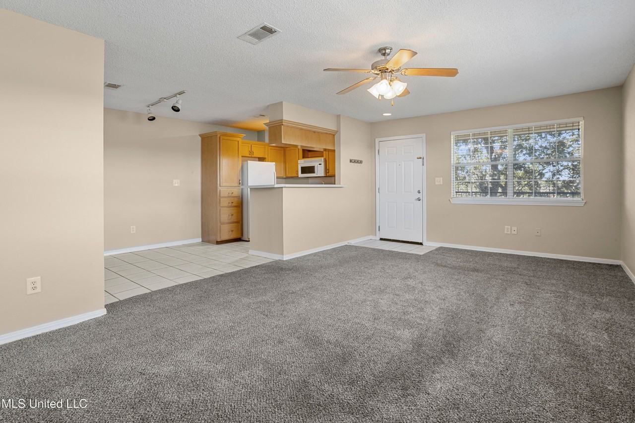 3230 Cumberland Rd - Photo 7 of 36