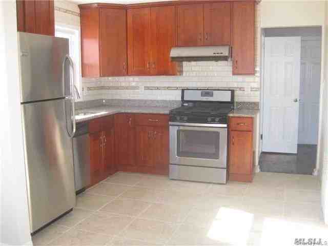 178 Walnut St ##2 - Photo 2 of 7
