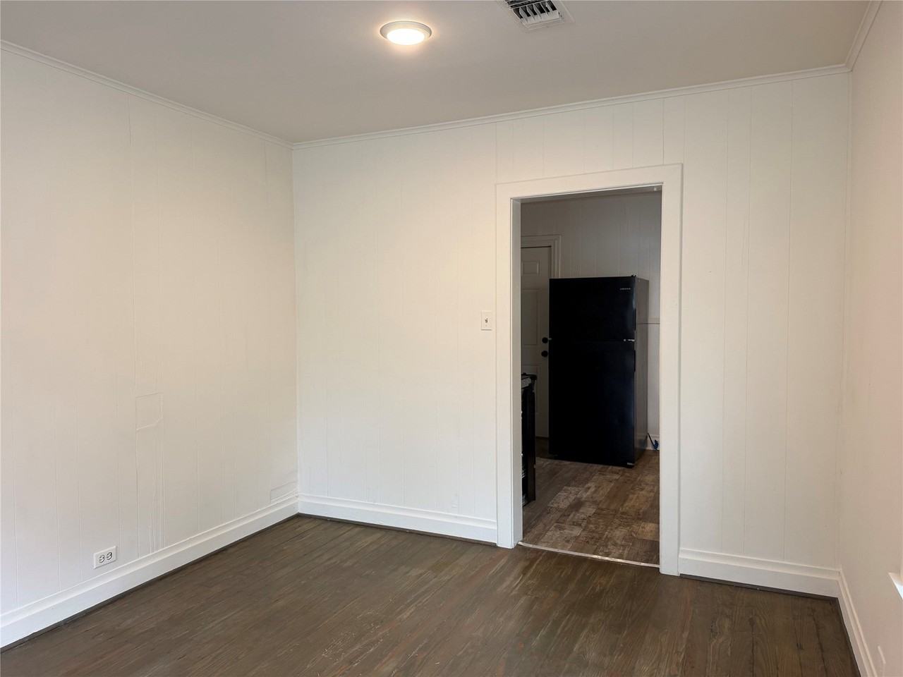 1106 S Jackson St - Photo 4 of 10